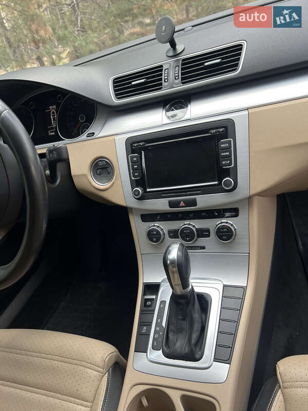 Купе Volkswagen CC / Passat CC 2013 в Павлограді