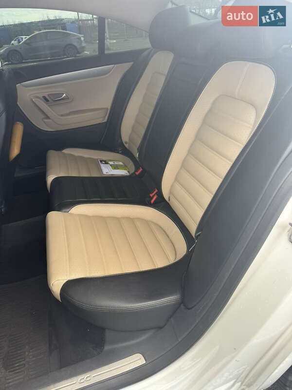 Купе Volkswagen CC / Passat CC 2016 в Києві