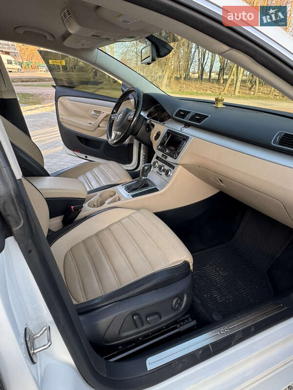 Купе Volkswagen CC / Passat CC 2015 в Овручі
