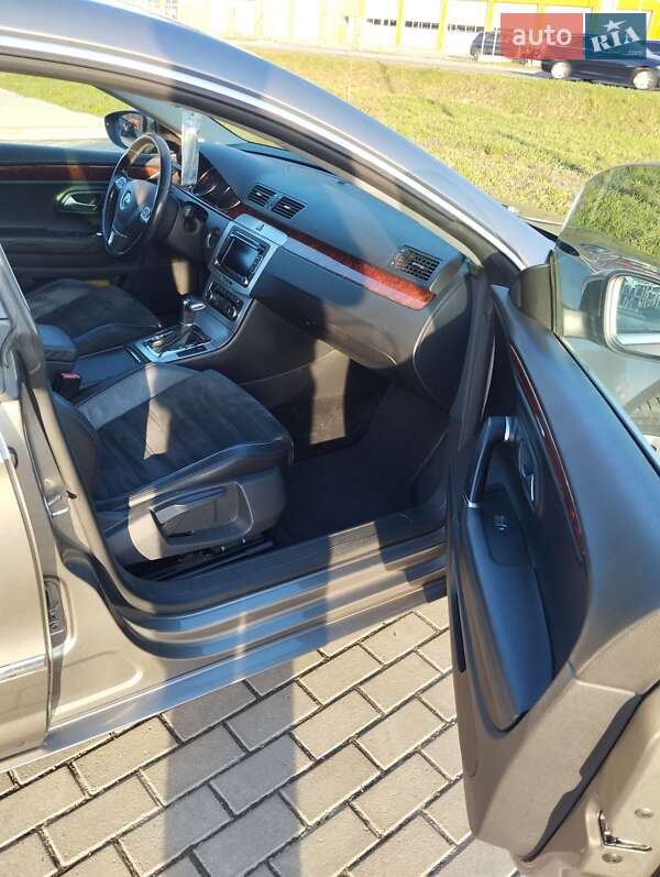 Купе Volkswagen CC / Passat CC 2010 в Рованцях