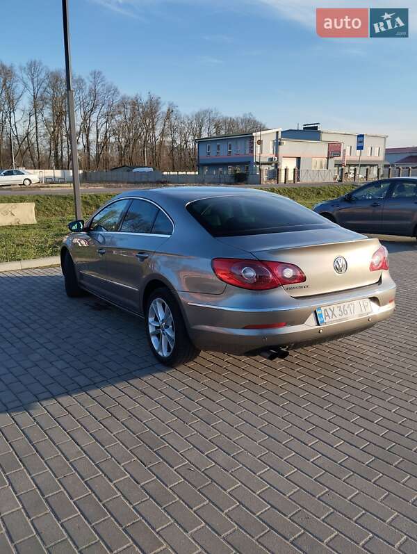 Купе Volkswagen CC / Passat CC 2010 в Рованцях