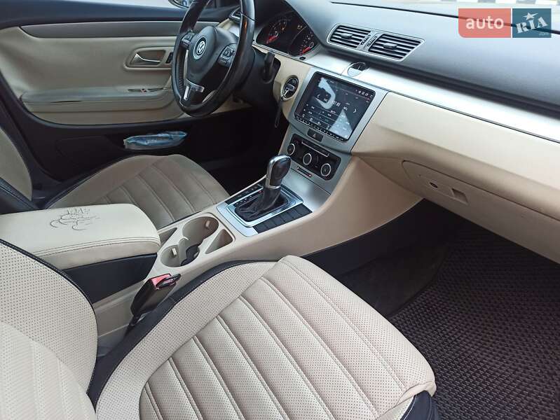 Купе Volkswagen CC / Passat CC 2011 в Полтаве