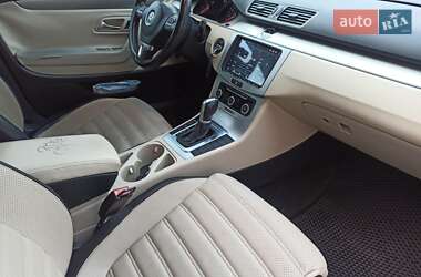 Купе Volkswagen CC / Passat CC 2011 в 