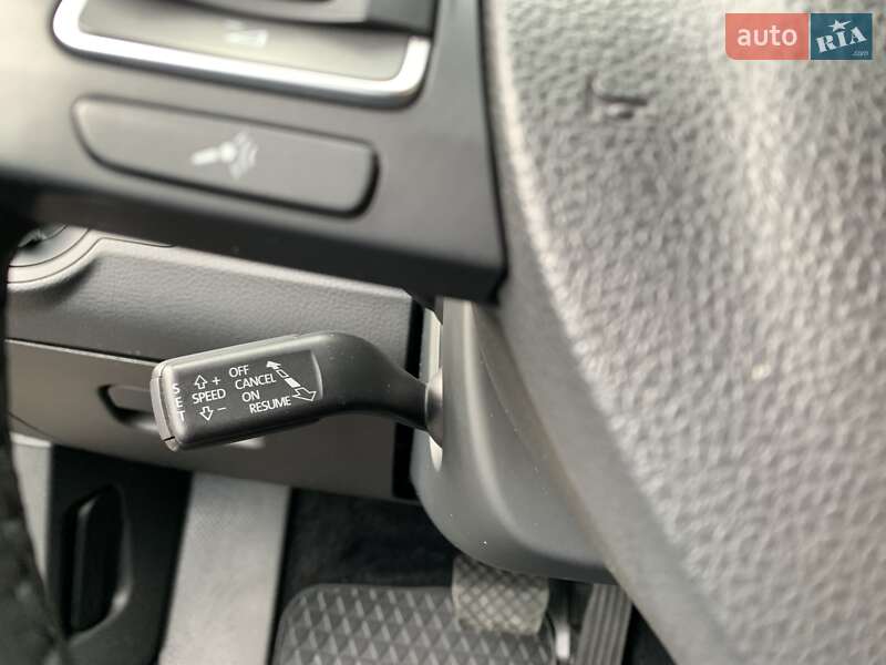 Купе Volkswagen CC / Passat CC 2012 в Львові