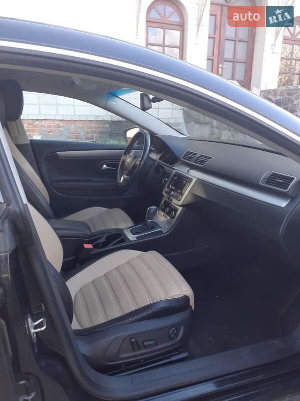 Купе Volkswagen CC / Passat CC 2011 в Радехове