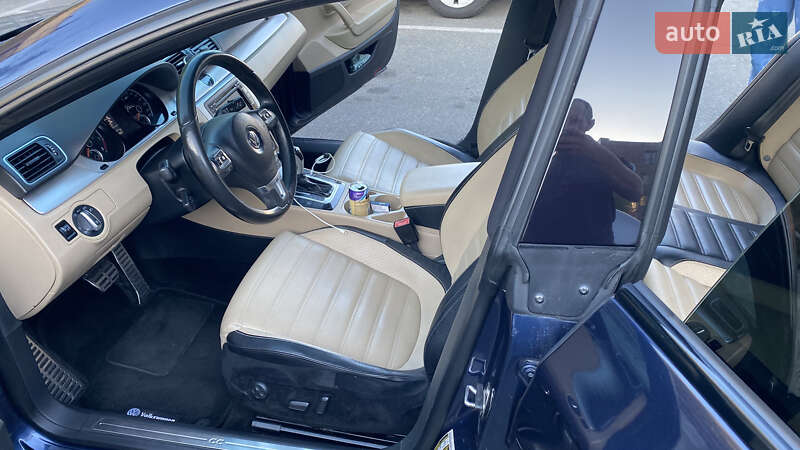 Купе Volkswagen CC / Passat CC 2013 в Киеве