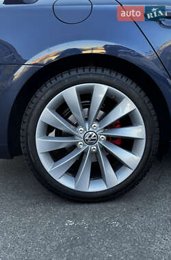 Купе Volkswagen CC / Passat CC 2013 в 