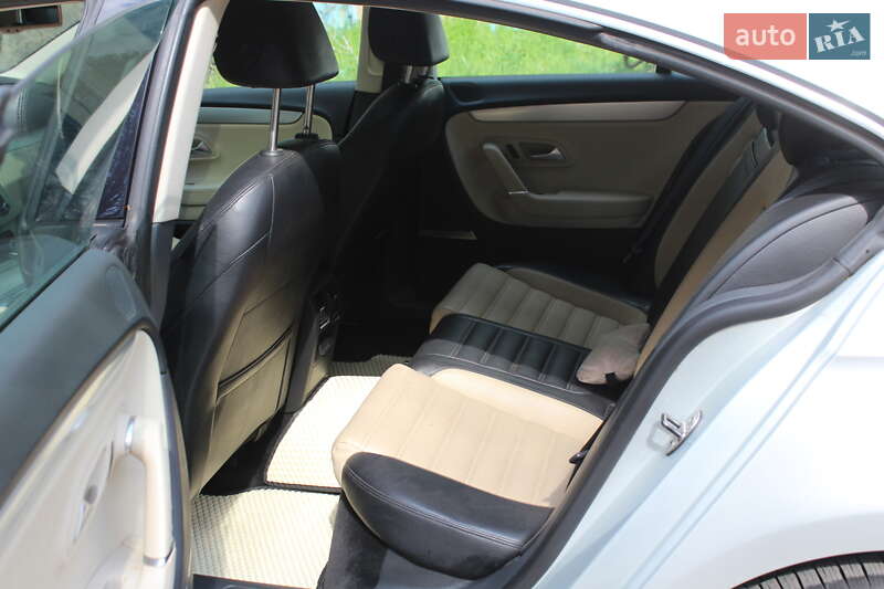 Купе Volkswagen CC / Passat CC 2009 в Кропивницком