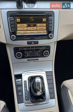 Купе Volkswagen CC / Passat CC 2011 в 