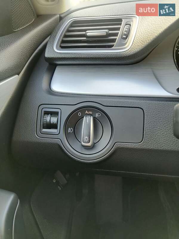 Купе Volkswagen CC / Passat CC 2012 в Днепре