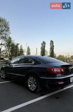 Купе Volkswagen CC / Passat CC 2011 в 