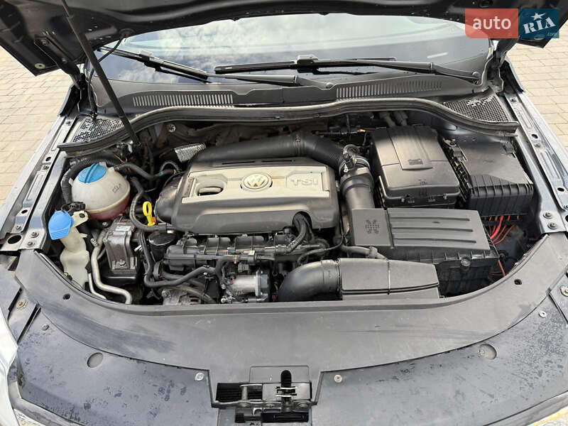 Купе Volkswagen CC / Passat CC 2011 в Стрию
