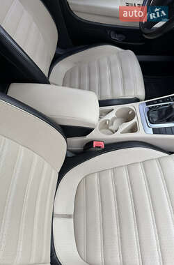 Купе Volkswagen CC / Passat CC 2011 в 