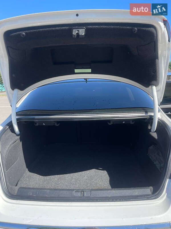 Купе Volkswagen CC / Passat CC 2012 в Покрові