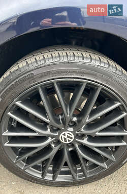 Купе Volkswagen CC / Passat CC 2013 в 