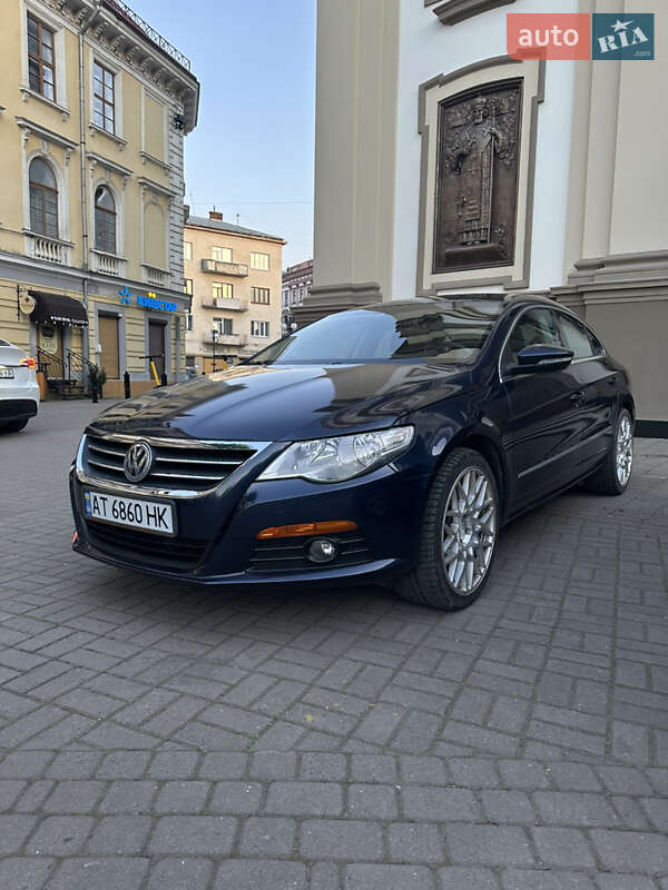Купе Volkswagen CC / Passat CC 2011 в 