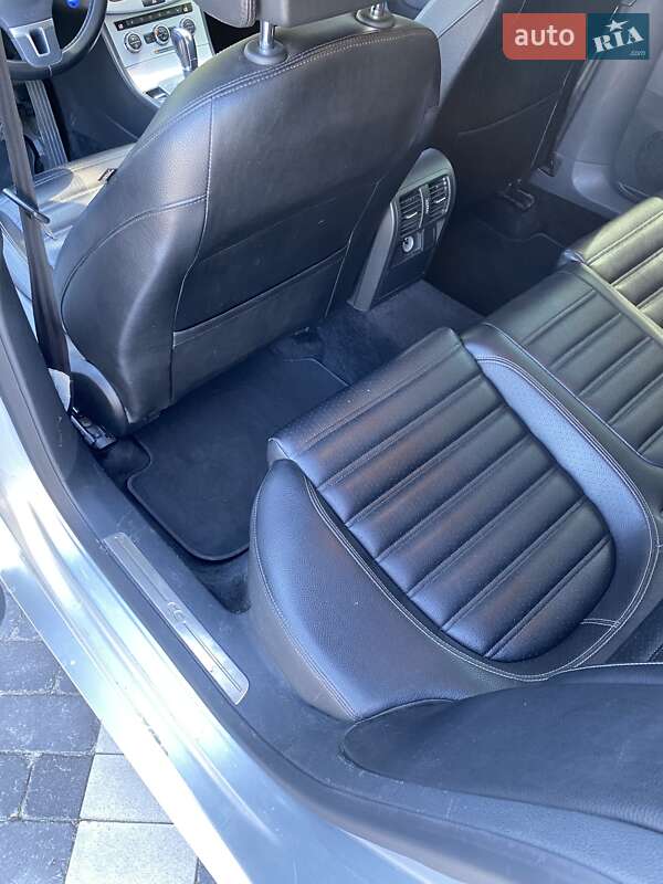 Купе Volkswagen CC / Passat CC 2012 в Києві
