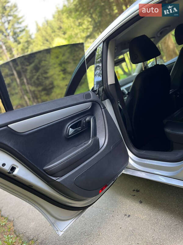Купе Volkswagen CC / Passat CC 2010 в Львові