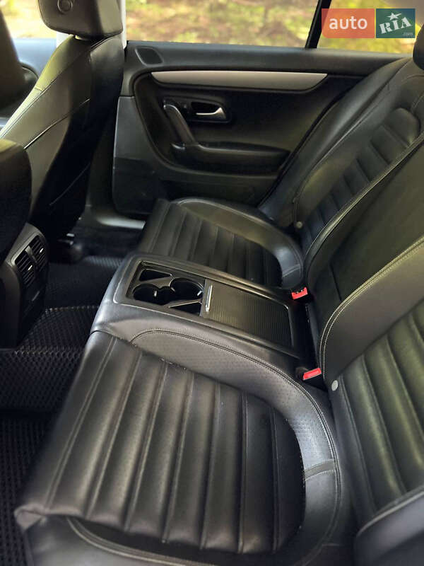 Купе Volkswagen CC / Passat CC 2010 в Львові