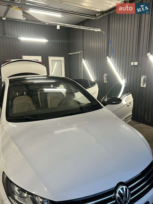 Купе Volkswagen CC / Passat CC 2012 в Києві