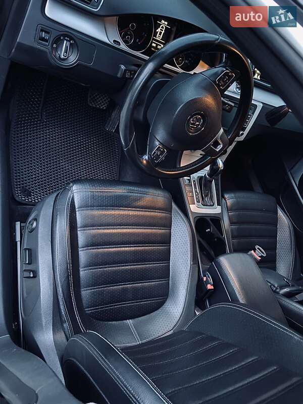 Купе Volkswagen CC / Passat CC 2012 в Львові