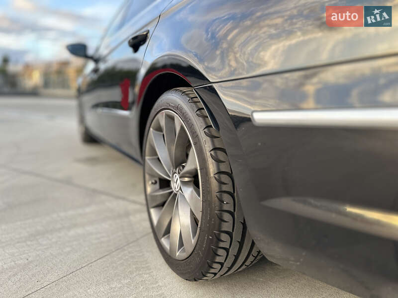 Купе Volkswagen CC / Passat CC 2009 в Києві