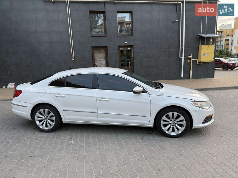 Купе Volkswagen CC / Passat CC 2011 в Киеве