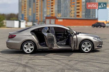 Купе Volkswagen CC / Passat CC 2012 в 