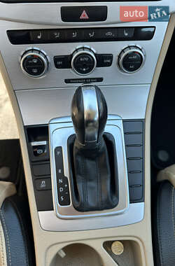 Купе Volkswagen CC / Passat CC 2012 в 