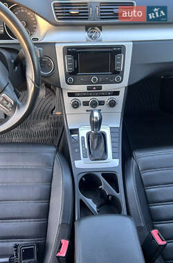 Купе Volkswagen CC / Passat CC 2013 в 