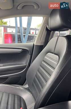 Купе Volkswagen CC / Passat CC 2011 в 