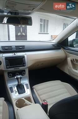 Купе Volkswagen CC / Passat CC 2009 в 