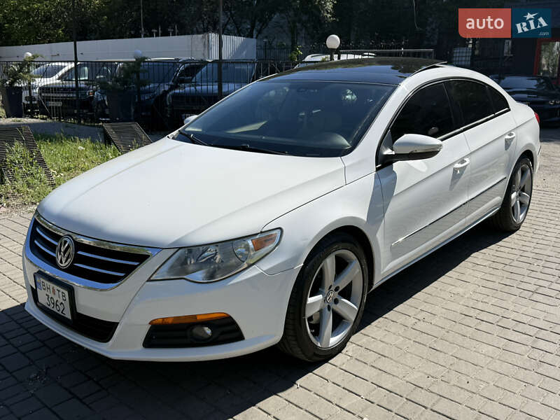 Купе Volkswagen CC / Passat CC 2011 в 