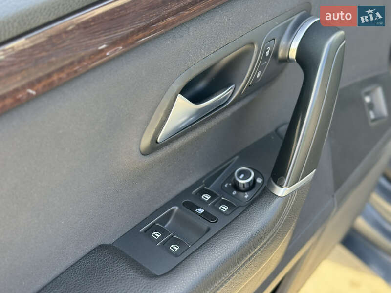 Купе Volkswagen CC / Passat CC 2012 в Хмельницком