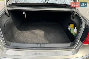 Купе Volkswagen CC / Passat CC 2011 в 