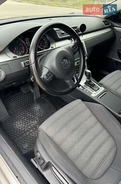 Купе Volkswagen CC / Passat CC 2011 в 