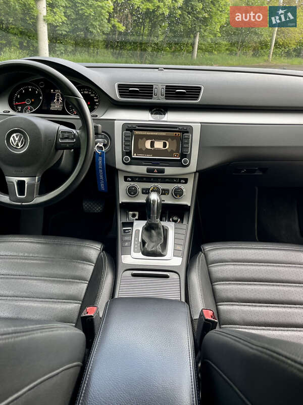 Купе Volkswagen CC / Passat CC 2012 в Киеве