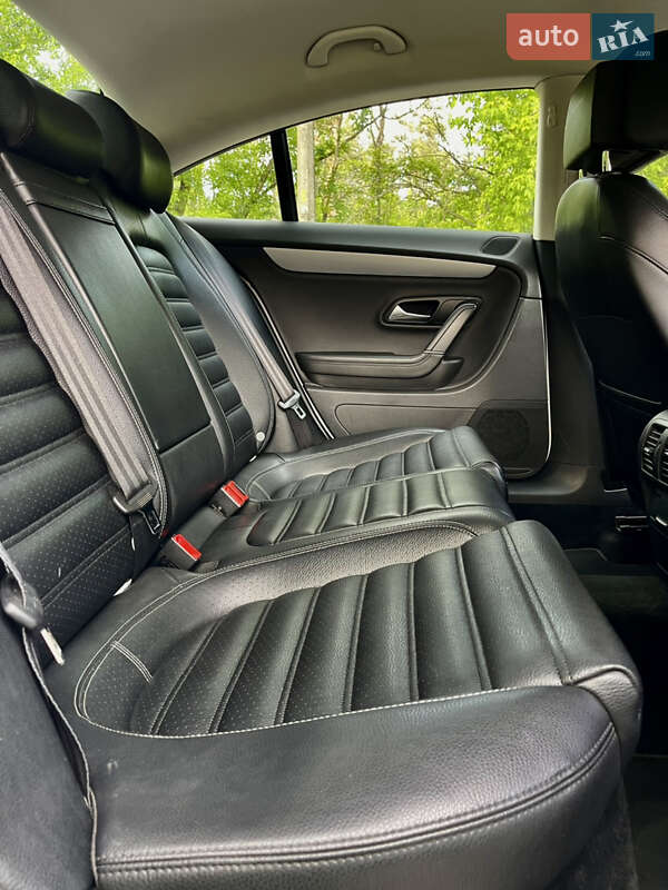 Купе Volkswagen CC / Passat CC 2012 в Киеве