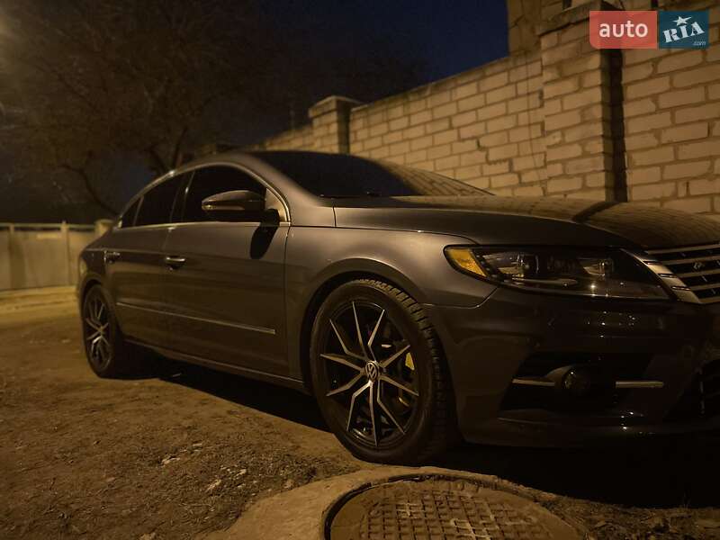 Купе Volkswagen CC / Passat CC 2012 в Киеве