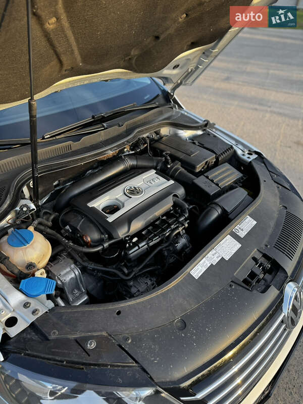 Купе Volkswagen CC / Passat CC 2012 в Южноукраїнську