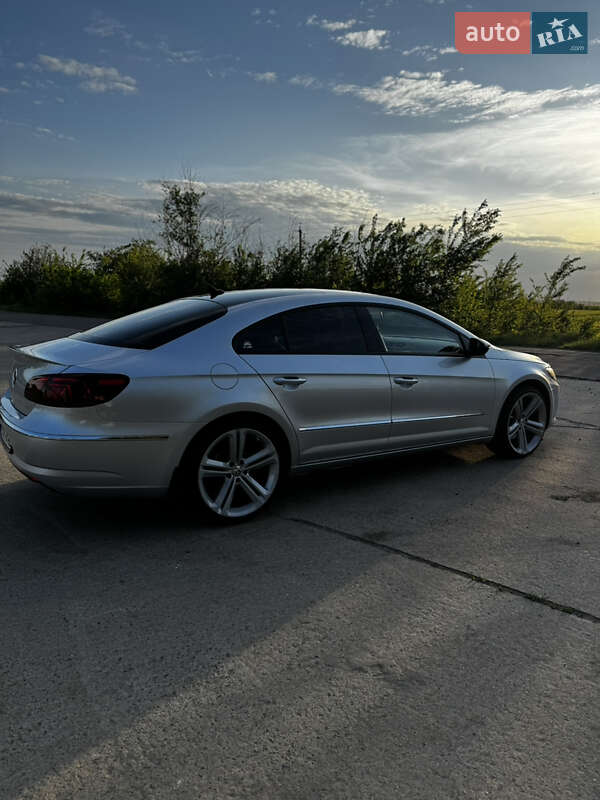 Купе Volkswagen CC / Passat CC 2012 в Южноукраїнську