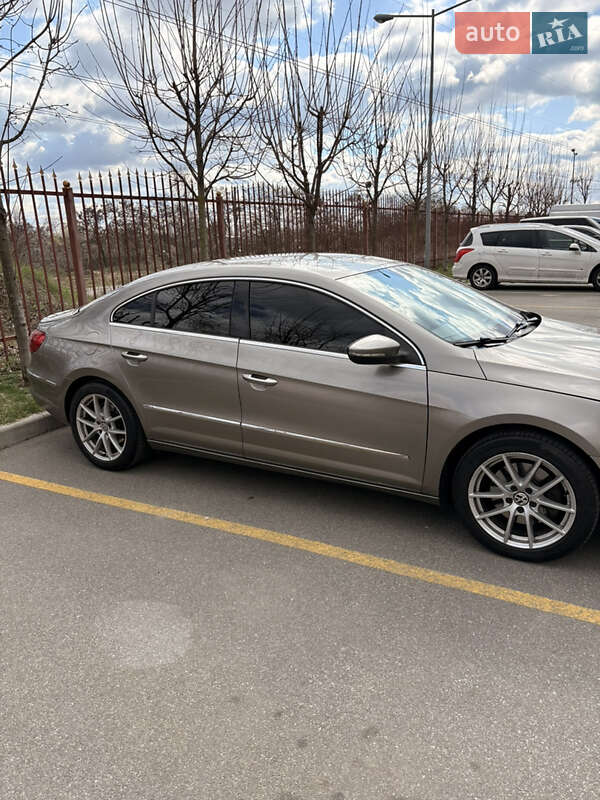 Купе Volkswagen CC / Passat CC 2010 в Киеве