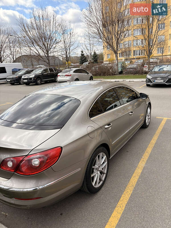 Купе Volkswagen CC / Passat CC 2010 в Киеве