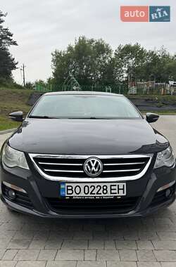 Купе Volkswagen CC / Passat CC 2011 в 