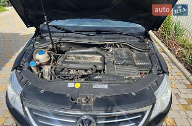 Купе Volkswagen CC / Passat CC 2011 в 