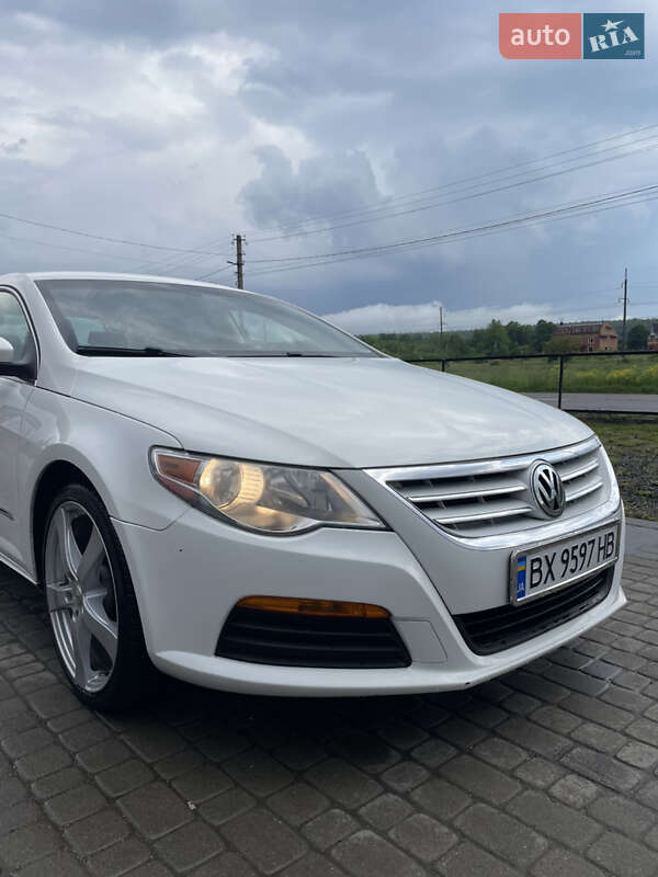 Купе Volkswagen CC / Passat CC 2011 в Рава-Руській