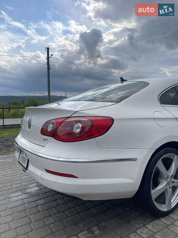 Купе Volkswagen CC / Passat CC 2011 в Рава-Руській