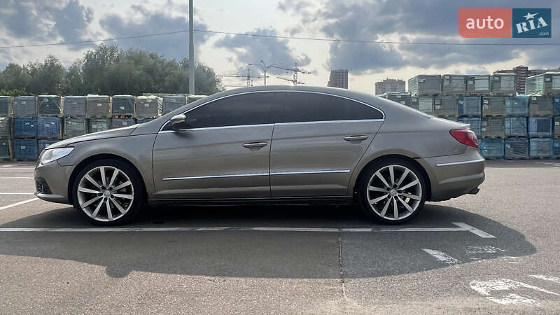 Купе Volkswagen CC / Passat CC 2010 в Золотоноше