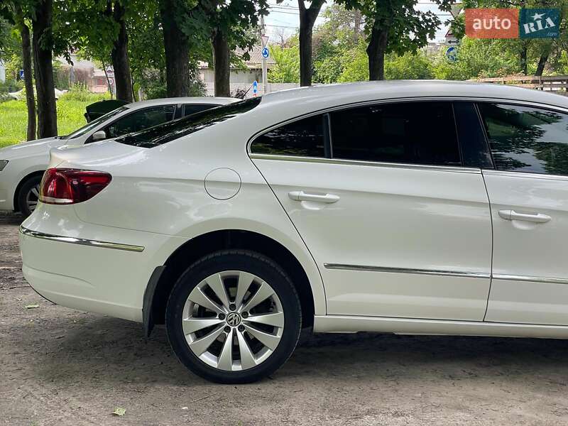 Купе Volkswagen CC / Passat CC 2013 в Киеве
