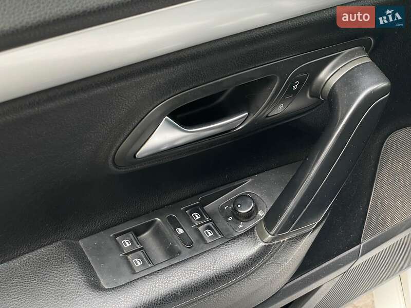 Купе Volkswagen CC / Passat CC 2013 в Киеве